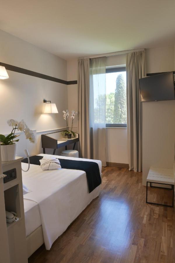 Hotel Torresi بوتنزا بيسينا المظهر الخارجي الصورة