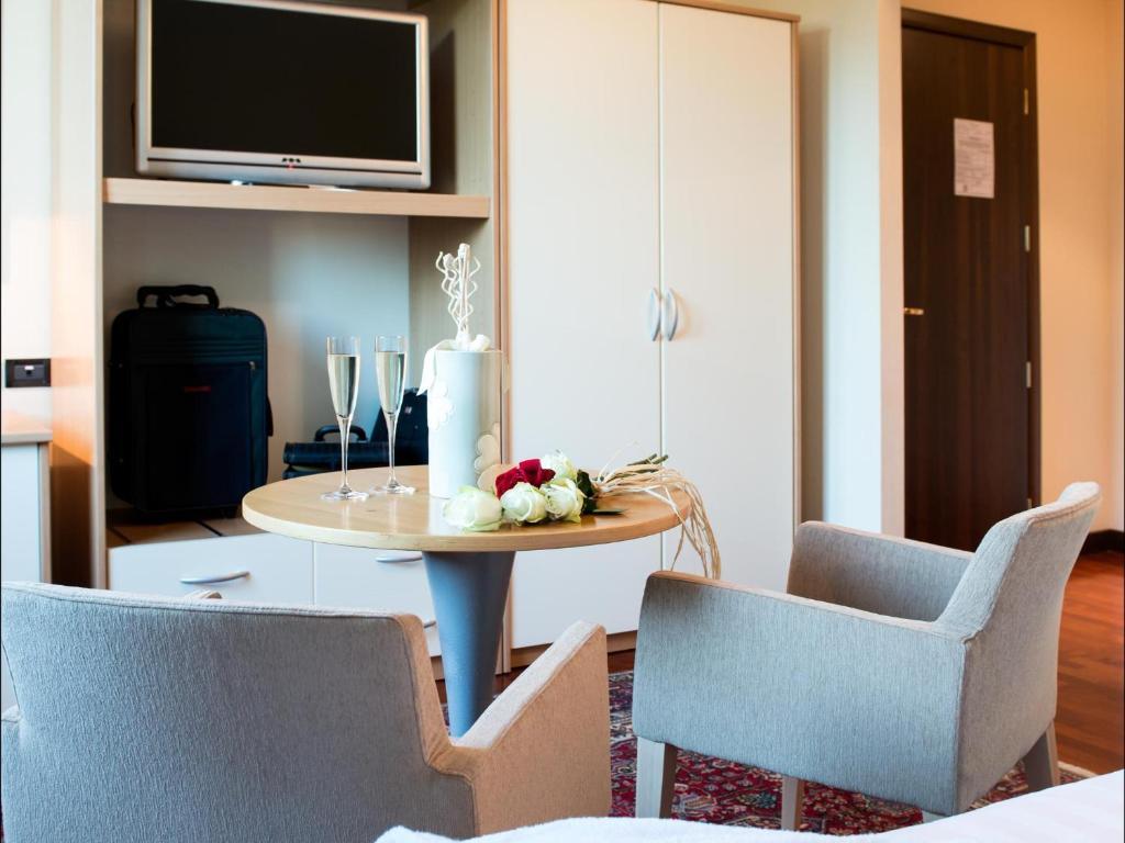 Hotel Torresi بوتنزا بيسينا المظهر الخارجي الصورة